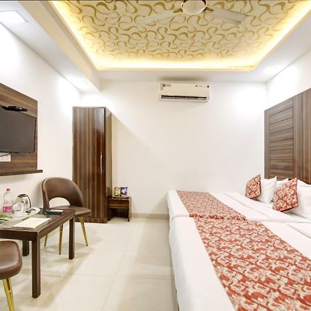 Hotel Devrana Delhi Airport نيودلهي المظهر الخارجي الصورة