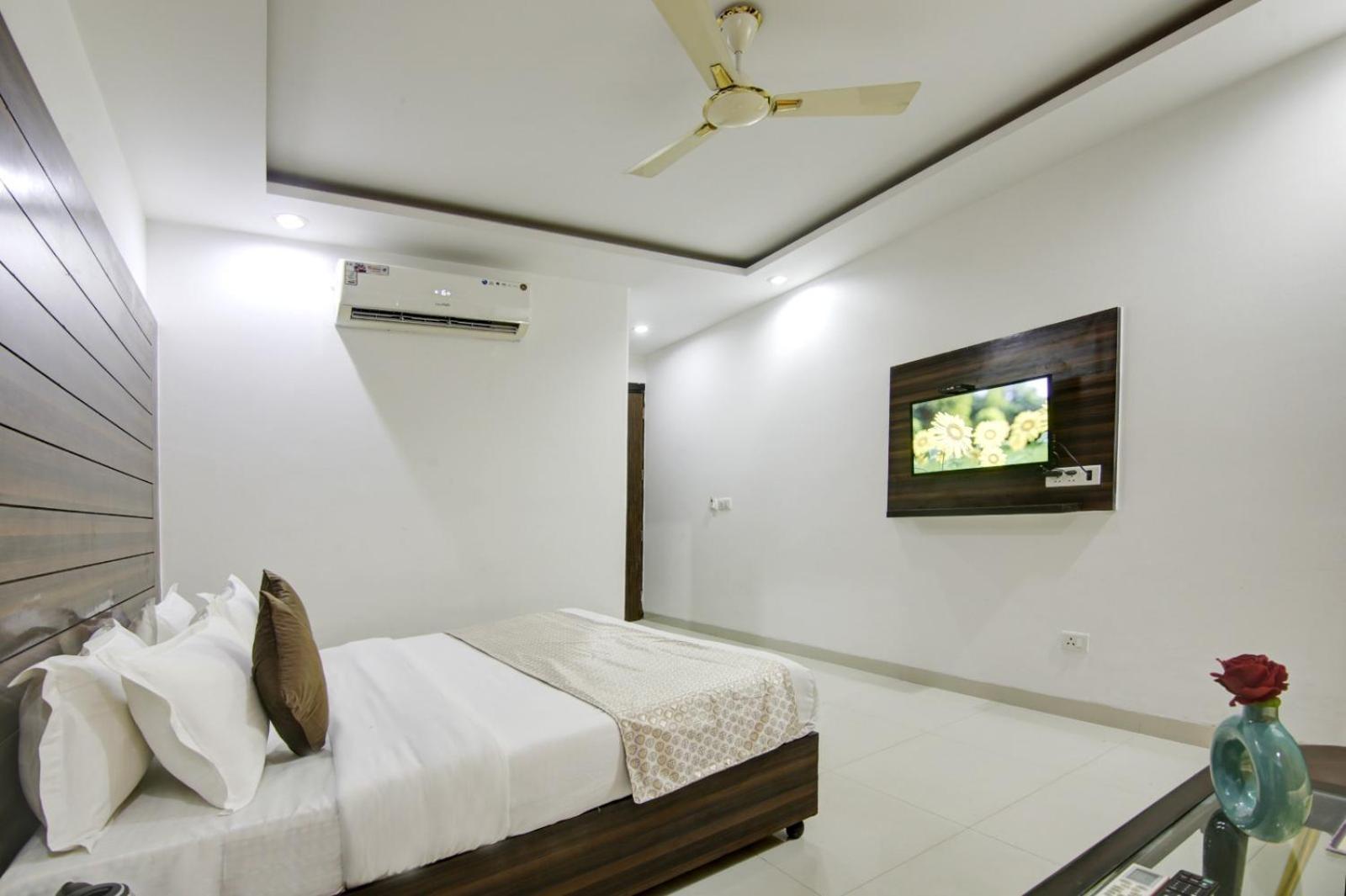 Hotel Devrana Delhi Airport نيودلهي المظهر الخارجي الصورة