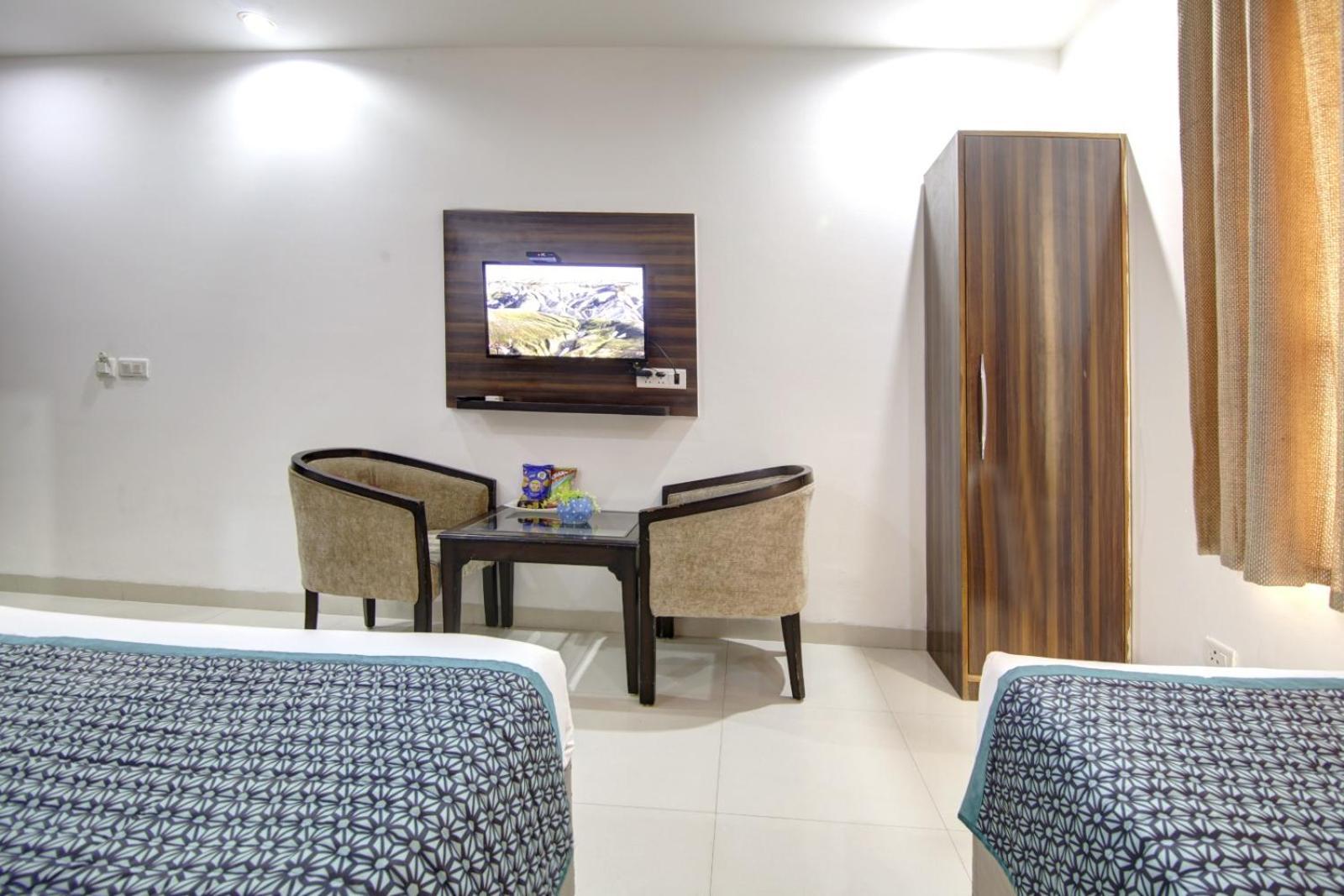 Hotel Devrana Delhi Airport نيودلهي المظهر الخارجي الصورة
