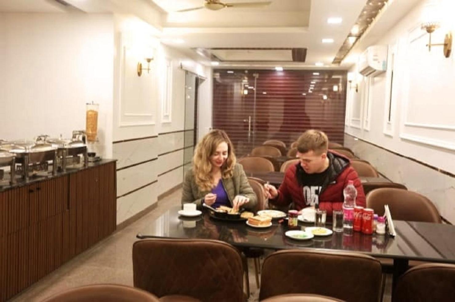 Hotel Devrana Delhi Airport نيودلهي المظهر الخارجي الصورة